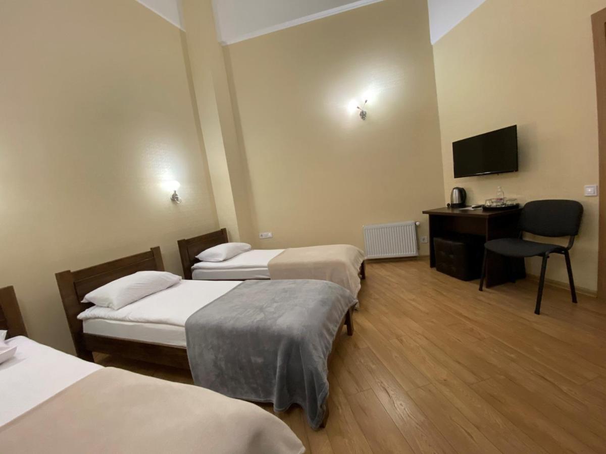 Passage Hotel Тернопил Екстериор снимка