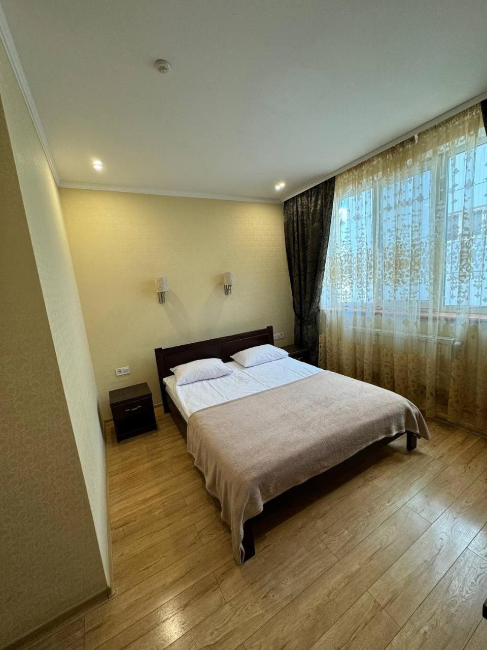 Passage Hotel Тернопил Екстериор снимка
