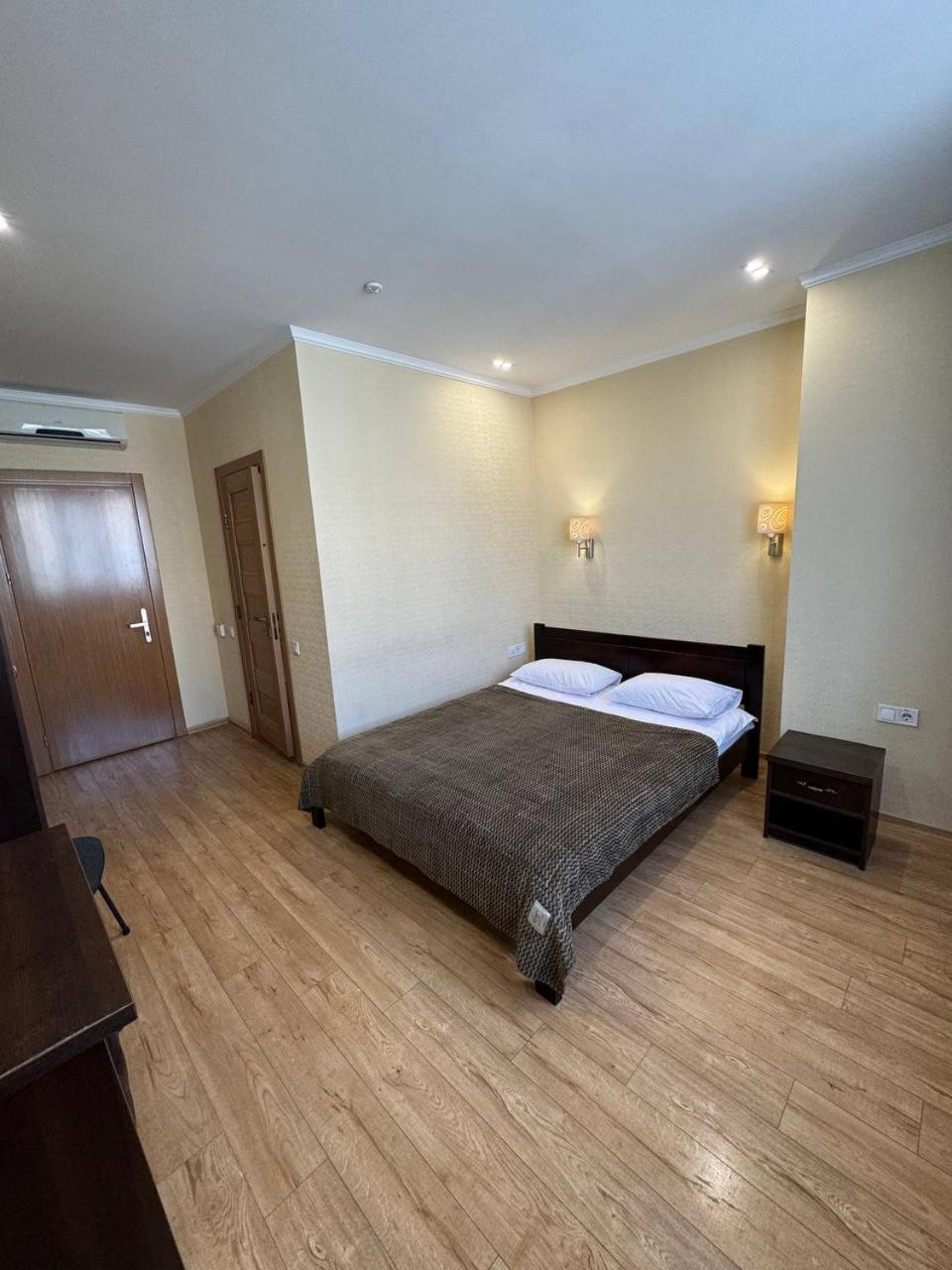 Passage Hotel Тернопил Екстериор снимка