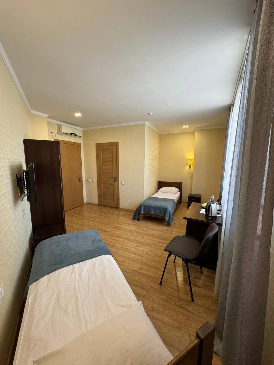 Passage Hotel Тернопил Екстериор снимка